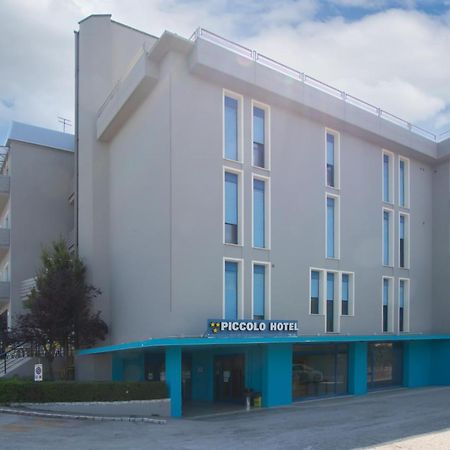 ראבנה Piccolo Hotel מראה חיצוני תמונה