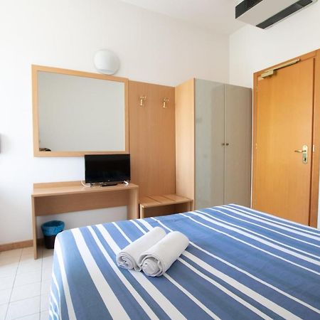 ראבנה Piccolo Hotel מראה חיצוני תמונה