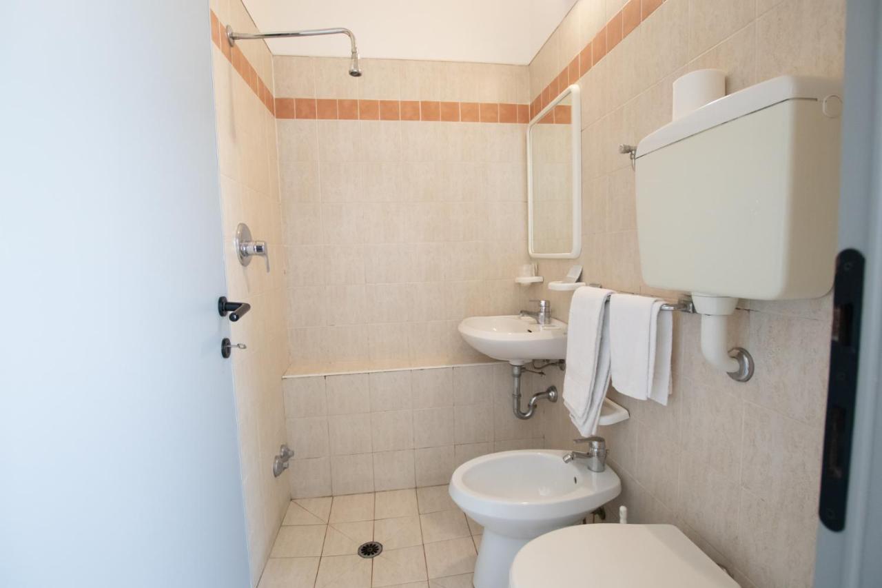 ראבנה Piccolo Hotel מראה חיצוני תמונה
