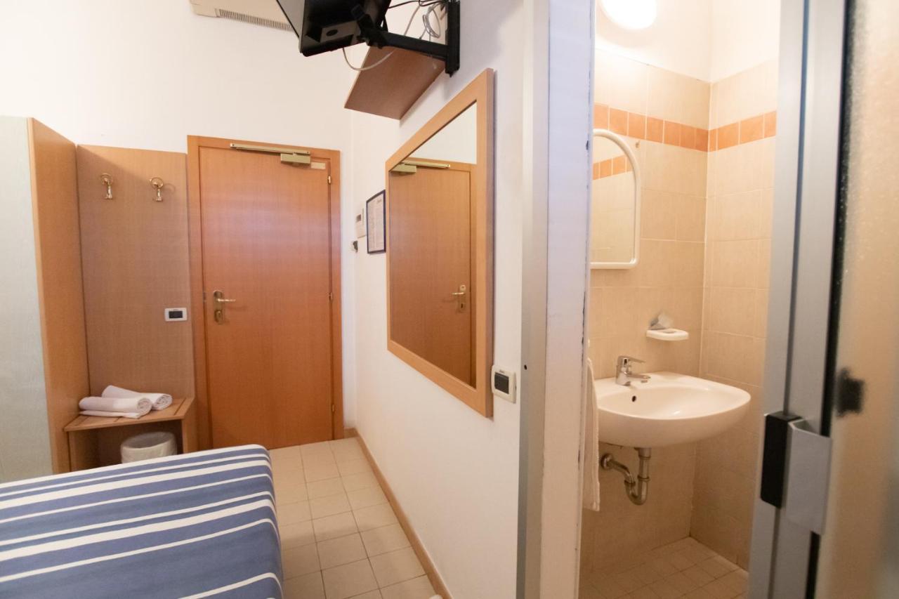 ראבנה Piccolo Hotel מראה חיצוני תמונה